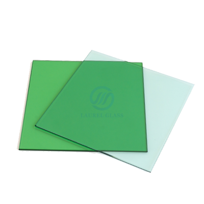 Zelené plavené sklo